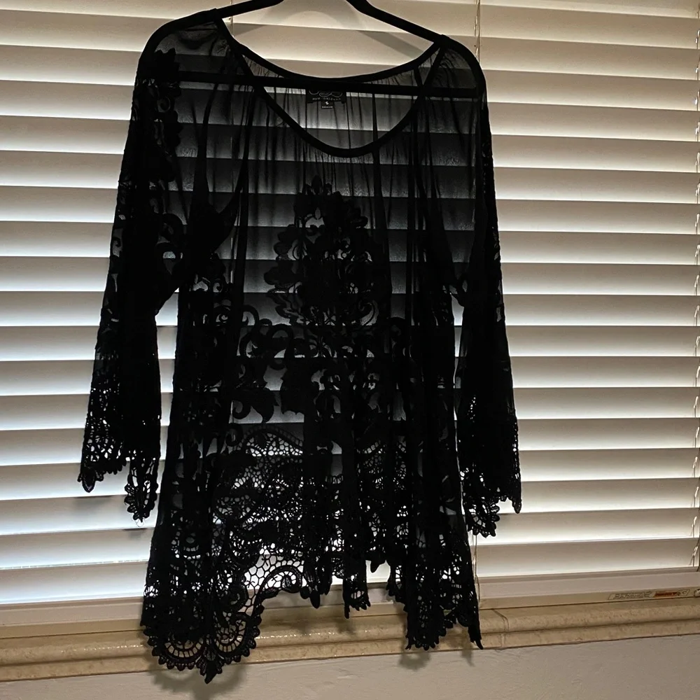 Yvonne LeFleur sheer dress blouse - Picture 3 of 7